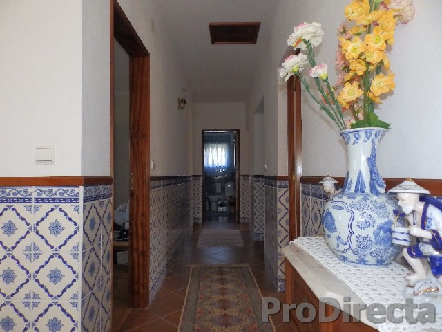 Family house with 3 floors located in Arganil