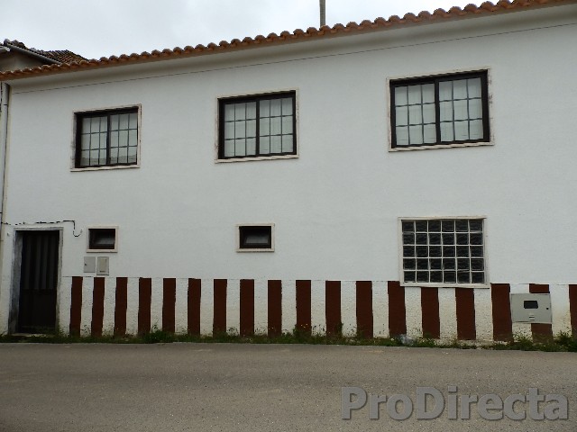 Property in Góis central Portugal