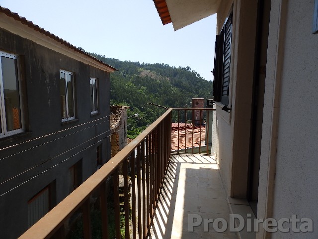 Large villa in excellent condition in the area of Góis